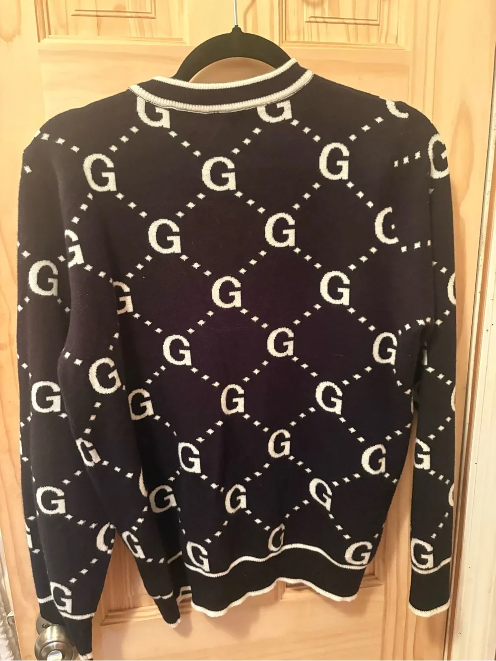 FASHION Black and White Patterned Cardigan Sweater